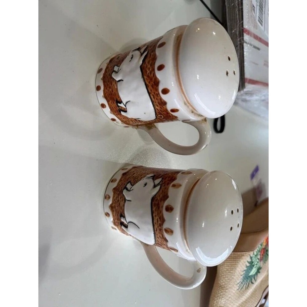 Vintage Ceramic Pig Salt & Pepper Shaker Set – Brown Basketweave Farmhouse Décor